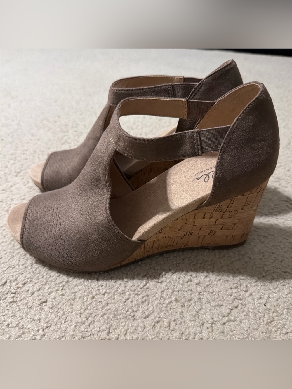 Abella Women’s Size 10M Wedges Heels Shoes Sandals Peep Toe Casual Hydra Tan NEW